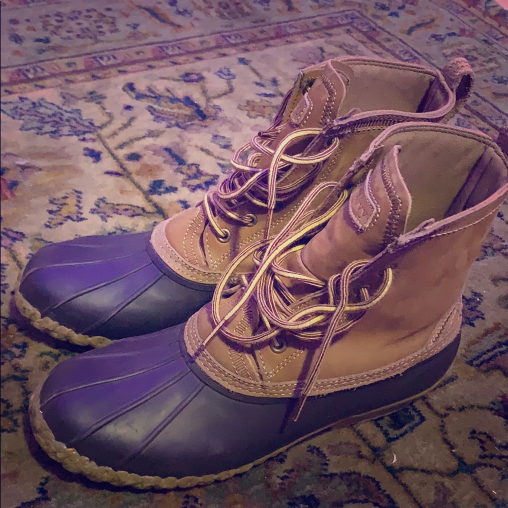 Brown Duck Boots ( Crown & Ivy )